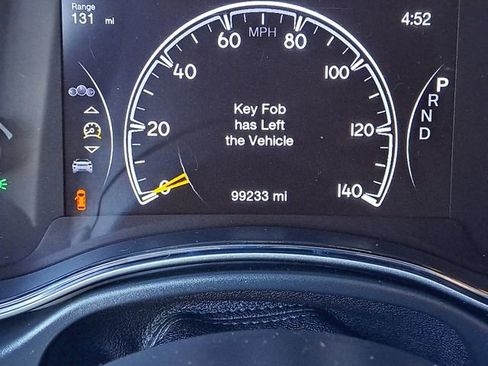 Used 2020 Jeep Grand Cherokee Altitude image 11