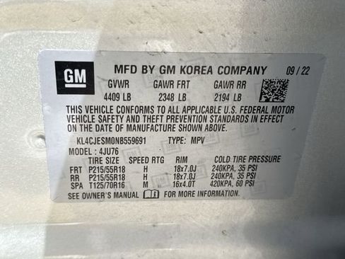 Used 2022 Buick Encore Preferred AWD/4WD image 32