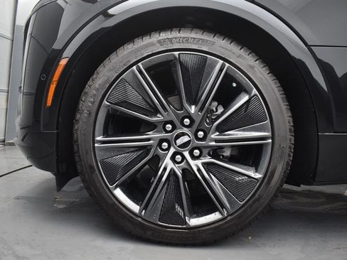 Certified 2024 Cadillac Lyriq Luxury AWD/4WD image 8