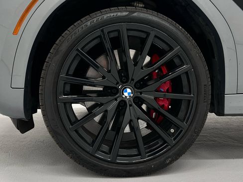 Used 2025 BMW X6 M60i image 8