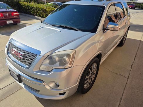 Used 2012 GMC Acadia Denali image 3