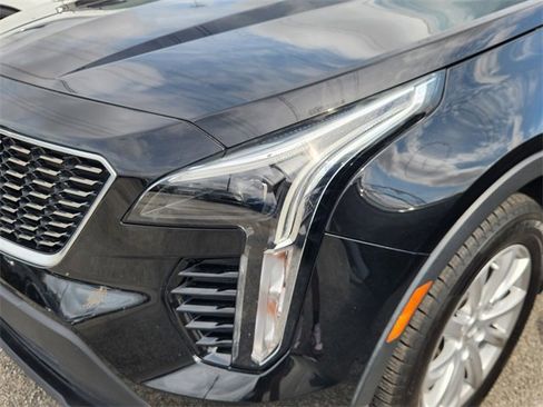 Used 2022 Cadillac XT4 Luxury w/ Cold Weather Package image 6