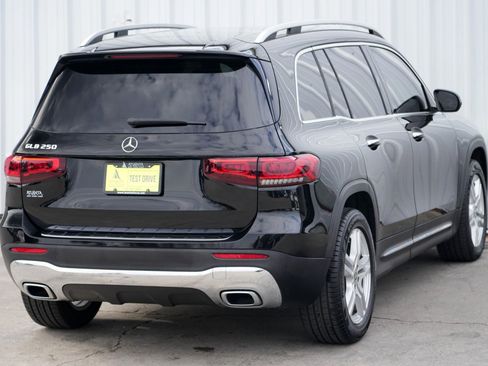 Used 2022 Mercedes-Benz GLB 250 w/ Premium Package image 52