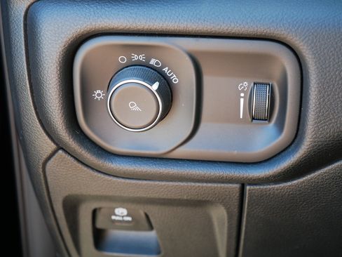 Used 2023 RAM 1500 Big Horn AWD/4WD image 26