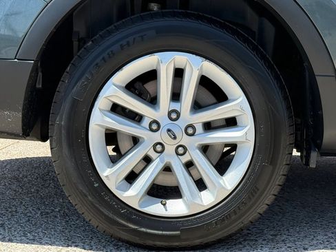 Used 2016 Ford Explorer XLT w/ Equipment Group 202A FWD image 26