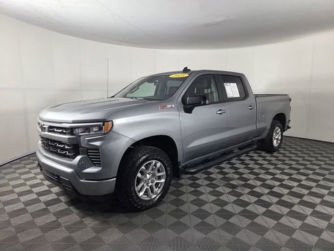 Used 2025 Chevrolet Silverado 1500 RST w/ Convenience Package II AWD/4WD image 4