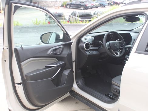 New 2026 Chevrolet Trax ACTIV w/ Driver Confidence Package FWD image 8