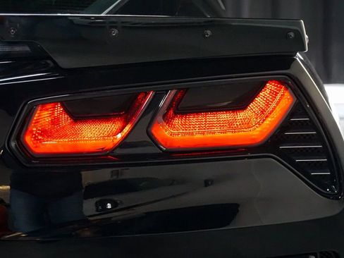 Used 2019 Chevrolet Corvette Stingray Coupe RWD image 80