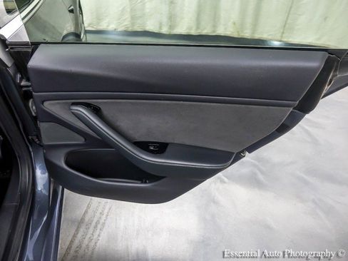 Used 2019 Tesla Model 3 Standard Range Plus image 38
