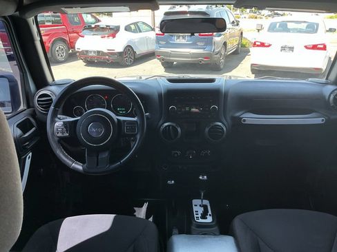 Used 2017 Jeep Wrangler Unlimited Sport w/ Connectivity Group AWD/4WD image 22