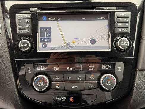 Used 2017 Nissan Rogue SL AWD/4WD image 23