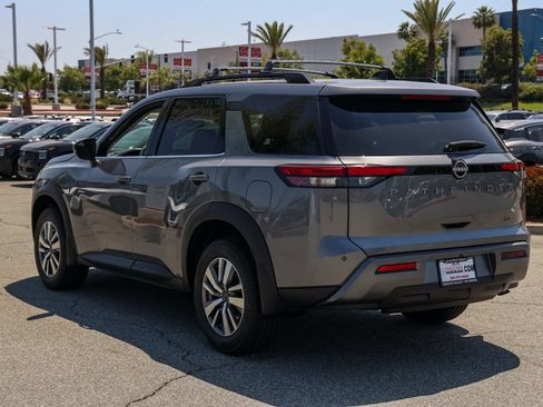 New 2026 Nissan Pathfinder SL FWD image 6