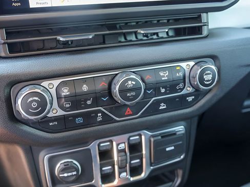 Used 2025 Jeep Wrangler Unlimited Sport S 4xe w/ Convenience Group image 19