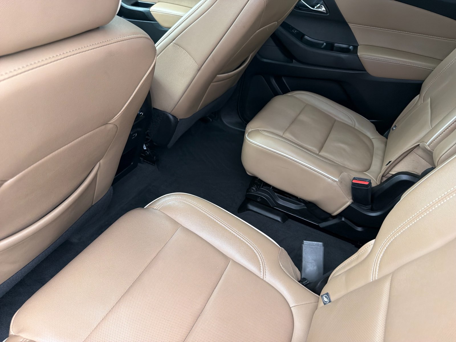 Used 2023 Chevrolet Traverse Premier FWD image 13