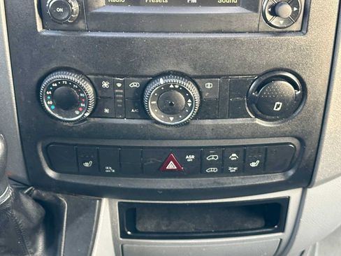 Used 2016 Freightliner Sprinter 2500 image 29