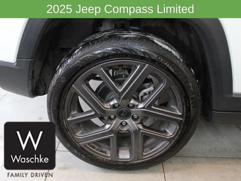New 2025 Jeep Compass Limited w/ Sun & Sound Group AWD/4WD image 12