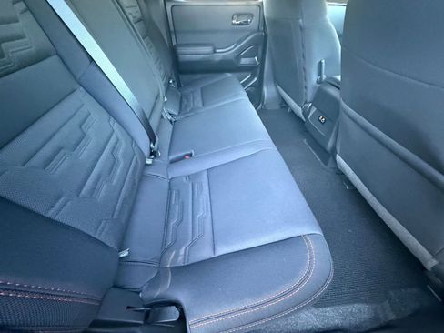 Used 2024 Nissan Frontier PRO-4X w/ Technology Package image 30