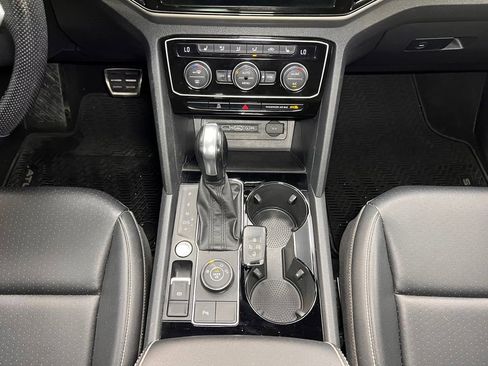 Used 2020 Volkswagen Atlas Cross Sport SEL R-Line image 15