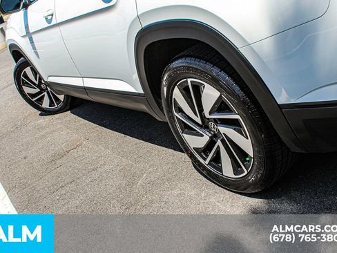 Used 2025 Volkswagen Atlas SE FWD image 14