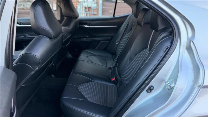 Used 2021 Toyota Camry SE FWD image 16