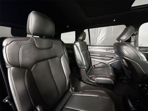 Used 2022 Jeep Grand Cherokee L Overland w/ MOPAR Finishing Package image 43