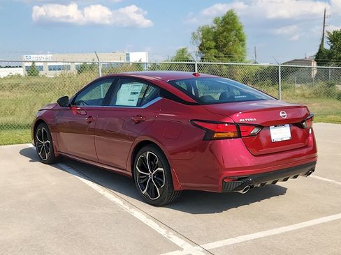 New 2025 Nissan Altima 2.5 SR image 4