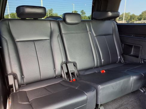 Used 2021 Ford Expedition XLT RWD image 23
