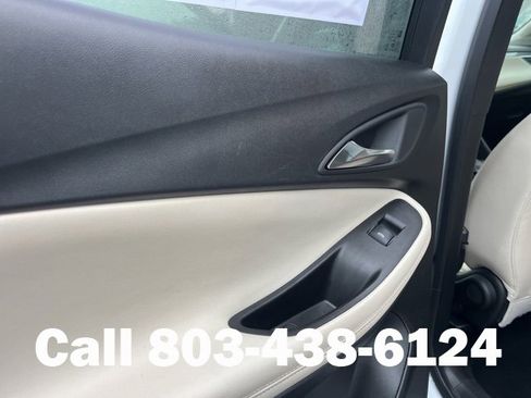 Used 2024 Buick Encore GX Sport Touring image 11