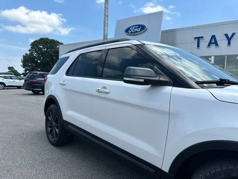 Used 2019 Ford Explorer XLT w/ Equipment Group 202A FWD image 7