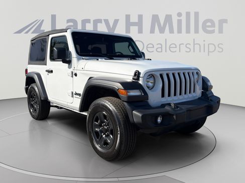 Used 2022 Jeep Wrangler Sport AWD/4WD image 8