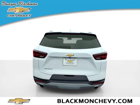Used 2024 Chevrolet Blazer LT w/ Convenience Package FWD image 4