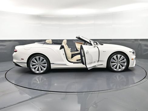 Used 2026 Bentley Continental GTC AWD/4WD image 37