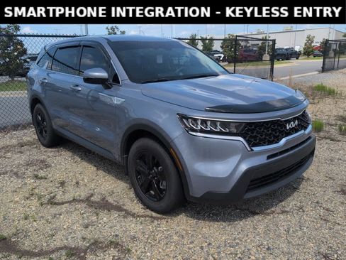 Used 2022 Kia Sorento LX FWD image 3