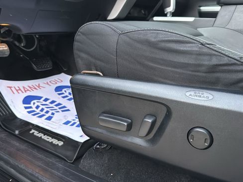 Used 2017 Toyota Tundra SR5 image 6