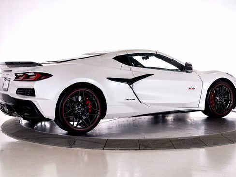 Used 2023 Chevrolet Corvette Z06 image 9
