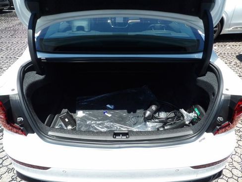 Certified 2025 Volvo S60 T8 Plus AWD/4WD image 27