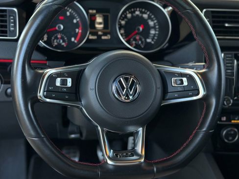 Used 2017 Volkswagen Jetta GLI image 11
