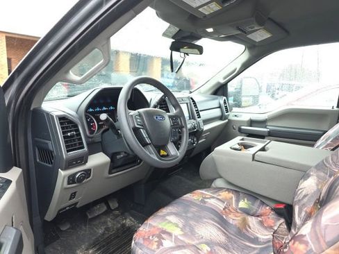 Used 2022 Ford F250 XLT w/ XLT Premium Package image 3