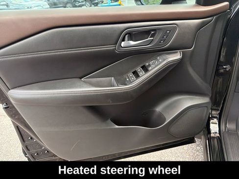 Used 2023 Nissan Rogue SL AWD/4WD image 12