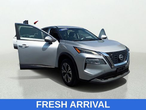 Used 2022 Nissan Rogue SV FWD image 9
