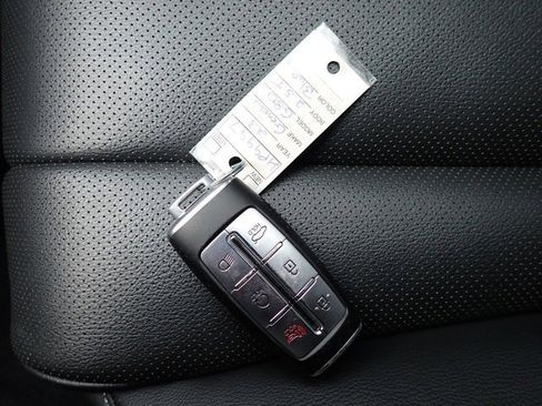 Used 2023 Genesis G80 2.5T image 30