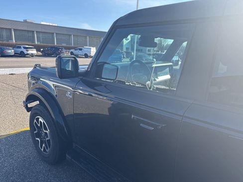 Used 2022 Ford Bronco Outer Banks image 11