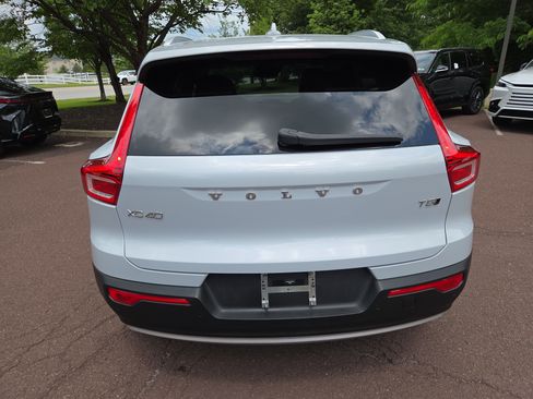 Used 2021 Volvo XC40 T5 Momentum w/ Premium Package AWD/4WD image 4