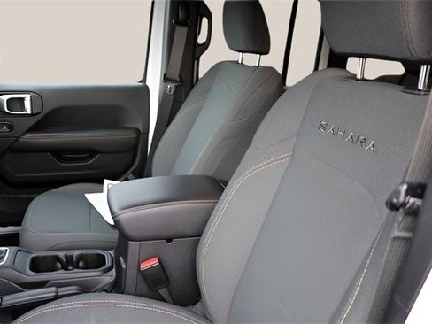 Used 2024 Jeep Wrangler Unlimited Sahara image 10