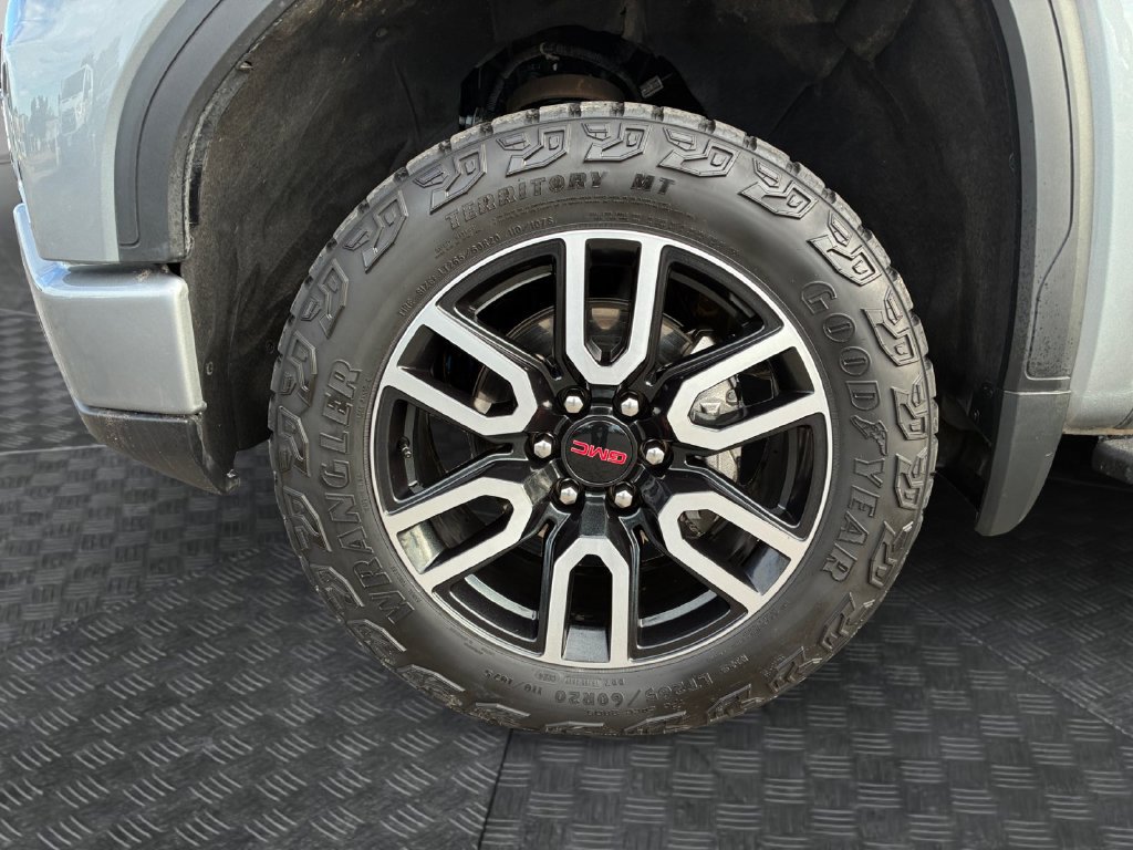 Used 2024 GMC Sierra 1500 AT4 w/ Technology Package AWD/4WD image 22