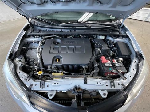 Used 2014 Toyota Corolla LE FWD image 30