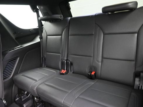 Used 2025 Chevrolet Tahoe LT RWD image 16