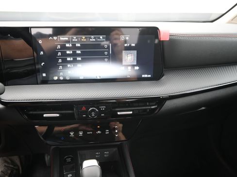 New 2026 Nissan Kicks SR image 16