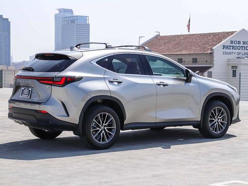Used 2024 Lexus NX 350h AWD image 4