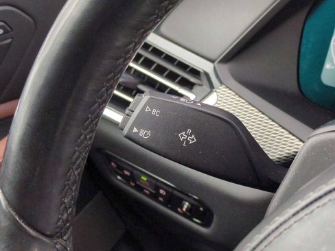 Used 2021 BMW X6 xDrive40i w/ M Sport Package image 28